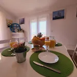 Beverly - By The Sea With Free Parking Apartman *