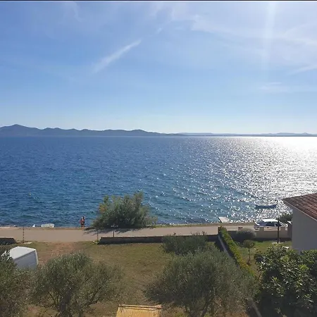 Beverly - By The Sea With Free Parking Appartement Kožino